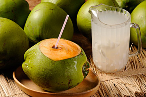 água de coco faz bem para a saúde