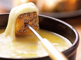 fondue de queijo casa suiça