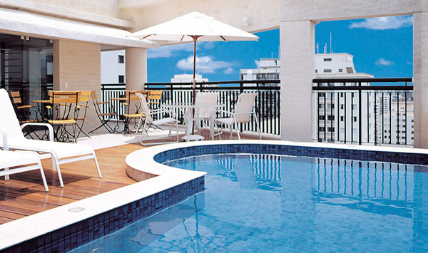piscina do hotel estanplaza ibirapuera