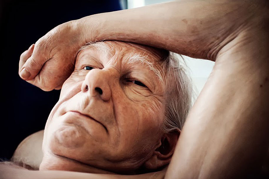 Escuturas hiper-realistas de Ron Mueck na Pinacoteca, em São Paulo