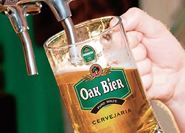 BierGarten serve a cerveja Oak Bier